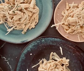 One Pot Pasta mit Spargel | Super schnelles Rezept für die ganze Familie | Mit veganer Alternative