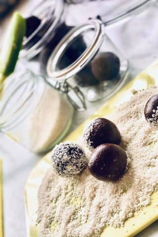 You are currently viewing Stillkugeln & Energy Balls selber machen | Veganes Rezept ohne Zucker & Thermomix geeignet
